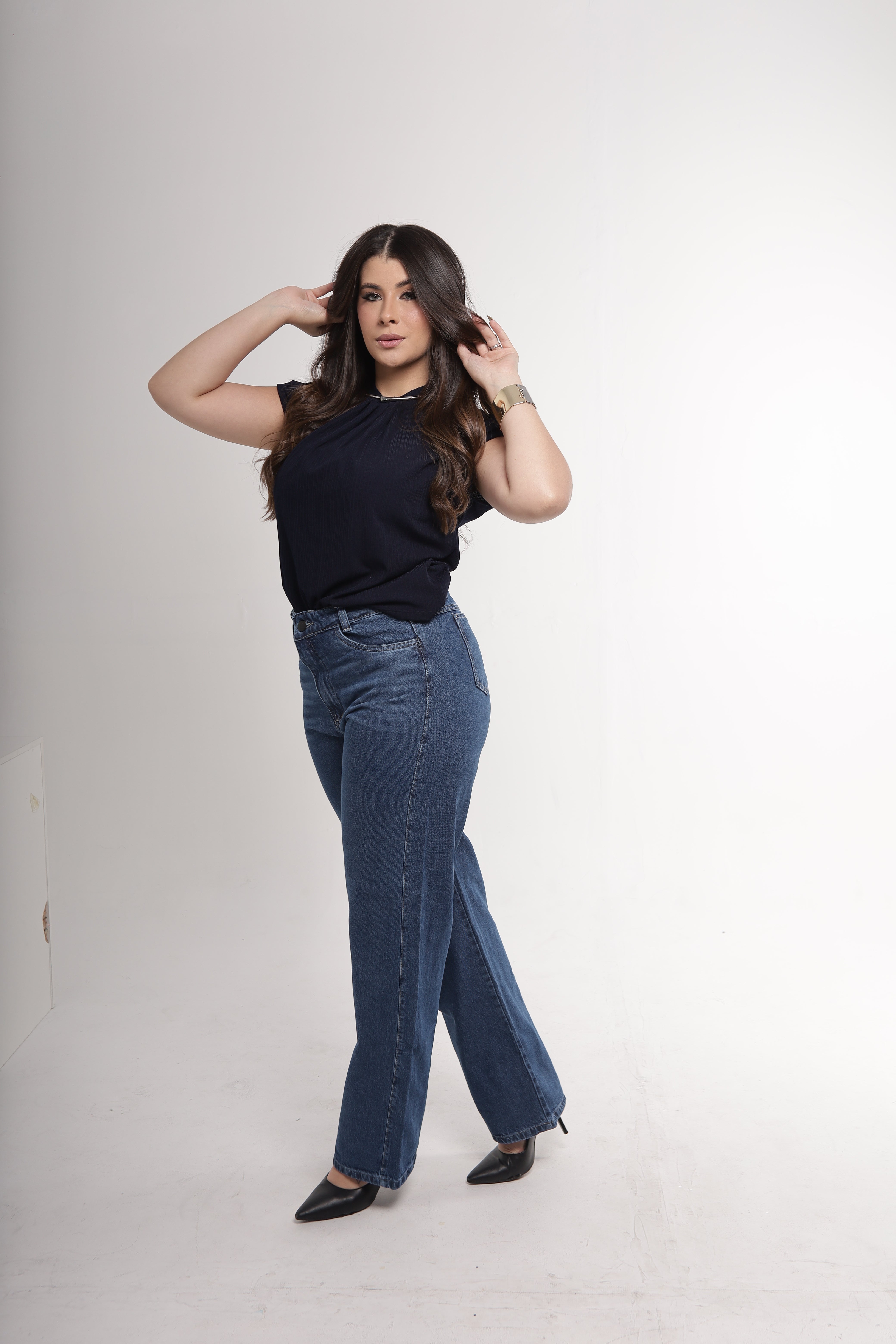 Calça Jeans Wide Leg Cintura Alta Lisa – Lavagem Média